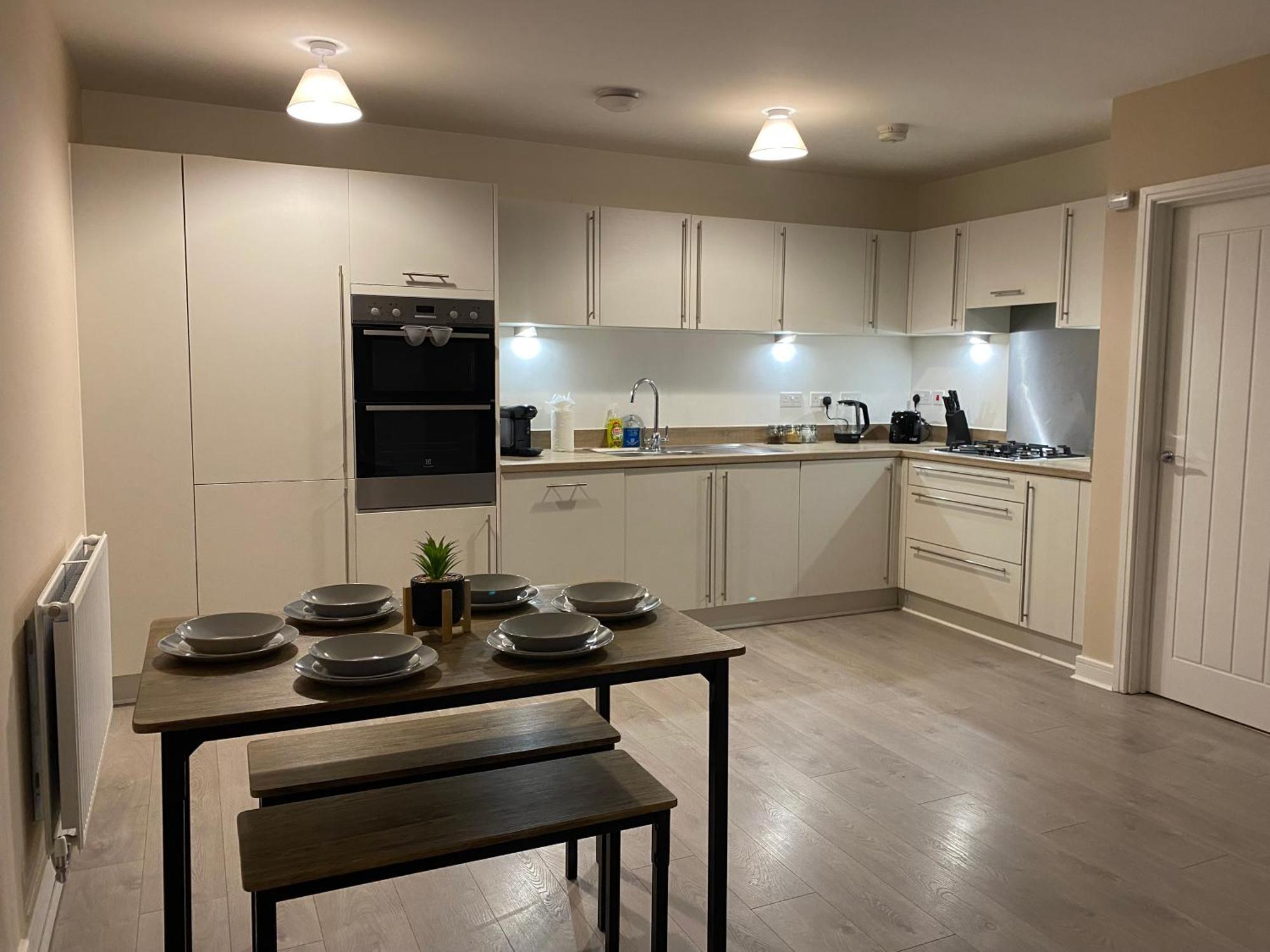 Crawley 2bed Close To Gatwick Airport Апартаменты Copthorne (West Sussex)